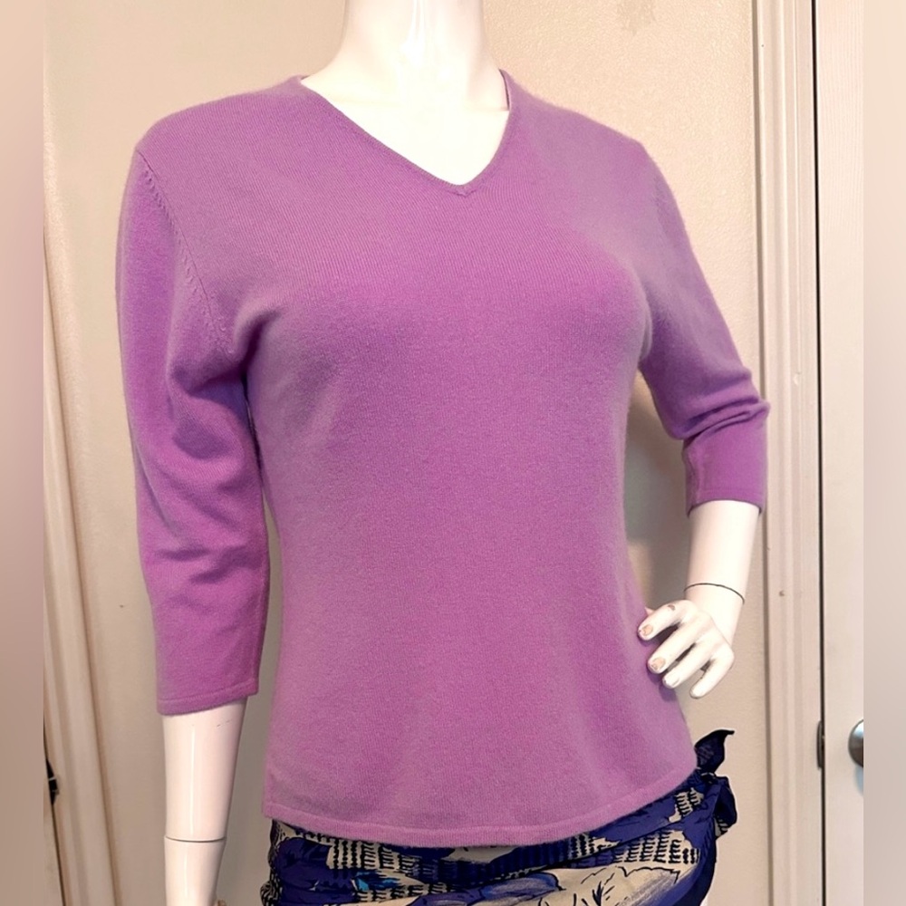 Wendy B 100% Cashmere Pink V-neck 3/4 Sleeve Sweater.